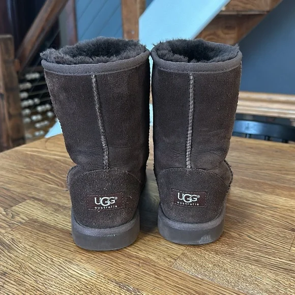 ugg dark brown classic mid shaft boots - used - Picture 4 of 9